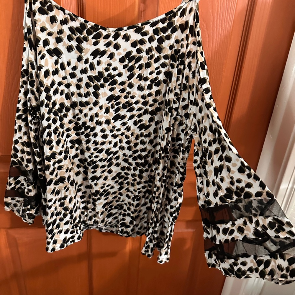 Leopard Print Bell Sleeve Women’s Top - Black, White & Tan